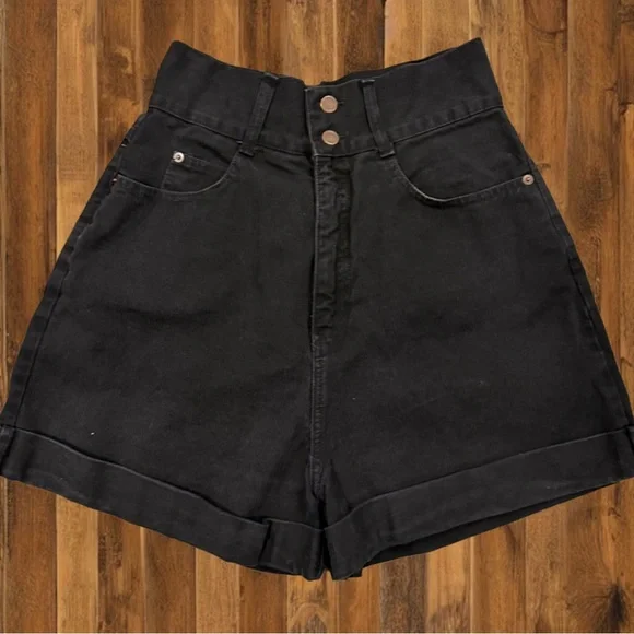 LEI Women's High Waist Black Shorts - Picture 3 of 6
